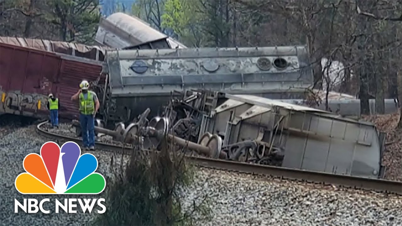 Norfolk Southern official says Alabama train derailment is no risk to public