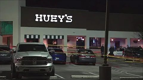 Shooting at Huey's leaves suspect who shot at off-duty MPD officer injured | MPD continues search fo