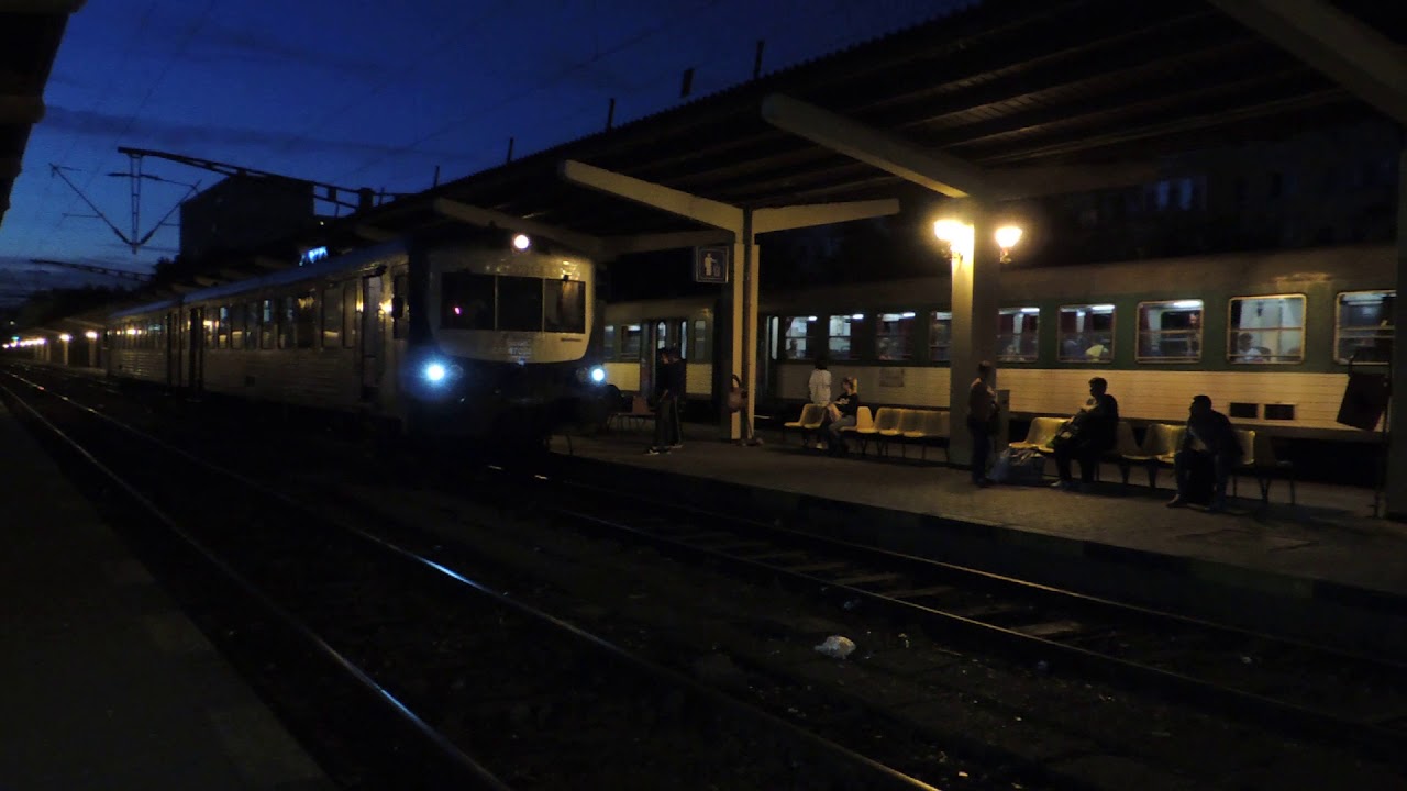 Sosirea unui tren seara în Gara Iași Nord stirile sportive