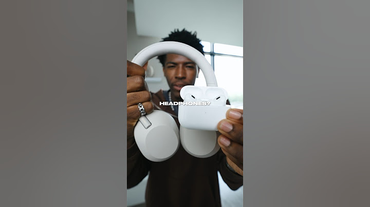 Earbuds vs Headphones