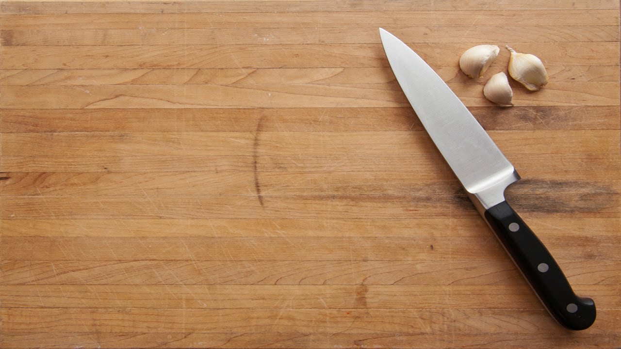 How To Deep Clean Your Cutting Board 