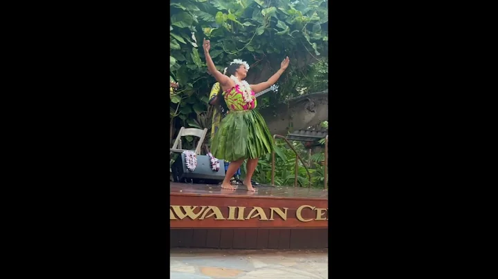 HULA SHOW - KAWIKA at Royal Hawaiian Center 1 - 24 SEPT 2025. #hulashow, #RoyalGrove, #Waikiki,