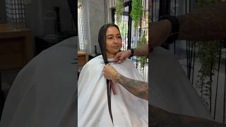 A Cara De Rica Vem Fácil Com Um Corte Curtinho.