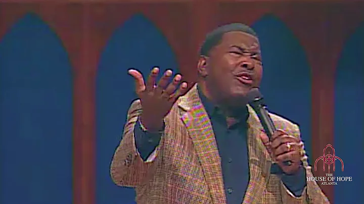 Dr. E Dewey Smith Jr. singing Revive Us Again