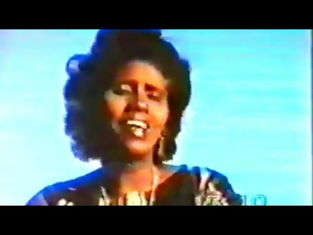 Amina cabdilaahi hees (waligeed aduunyada) lyrics