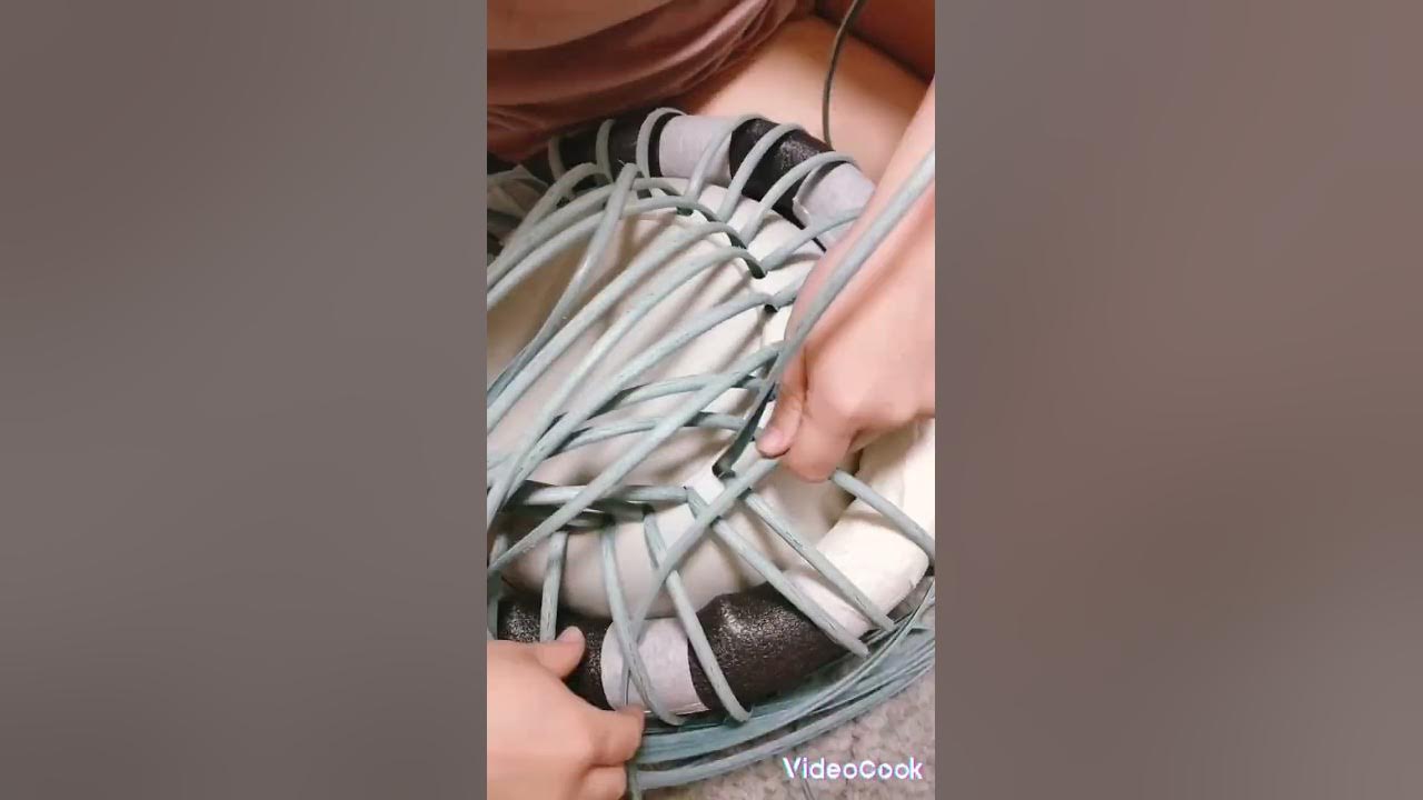 Подвесное кашпо из ротанга 8 литров. - YouTube
