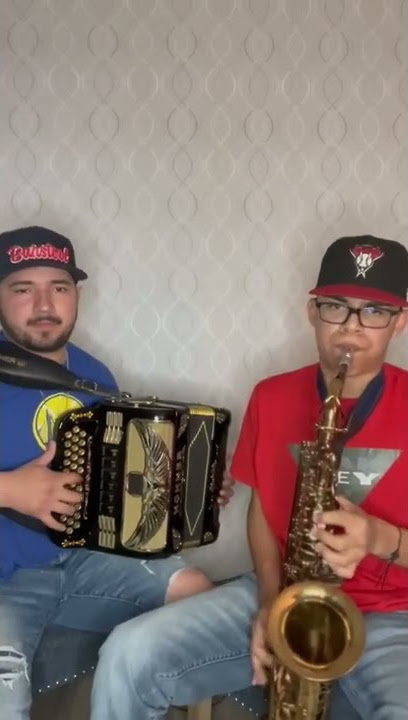 Monton de cartas-Conjunto rio Grande (Acordeon y sax)