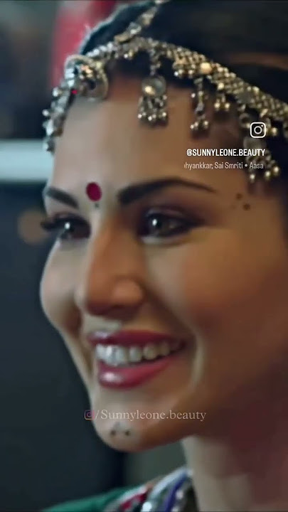 Sunny Leone Hot Boobs