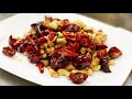 【痺れと辛さがクセになる鶏肉とカシューナッツのマーラー炒め】麻辣腰果鶏丁　Stir-fried chicken and cashew nuts spicy style.