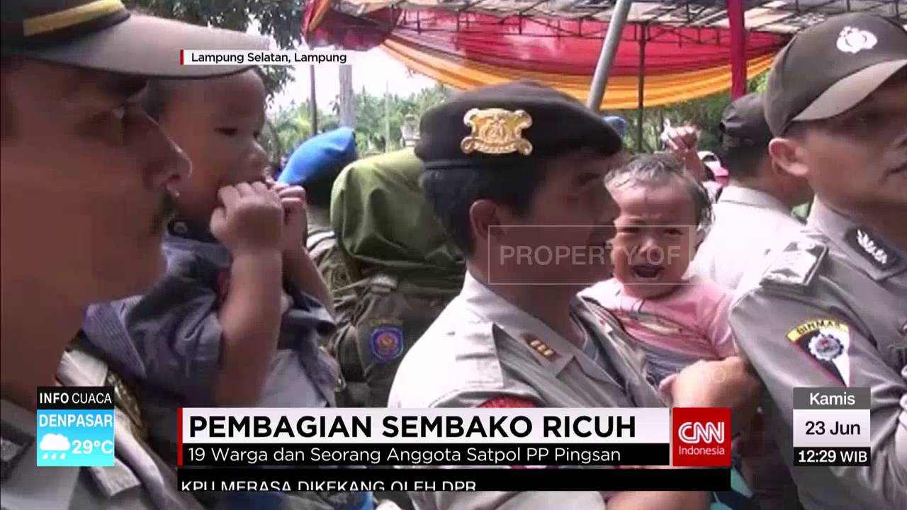Pembagian Sembako Berakhir Ricuh