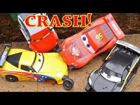 Cars 2 Launching Play Set Lightning McQueen Crashes On Impact Lewis Hamilton Memo Rojas