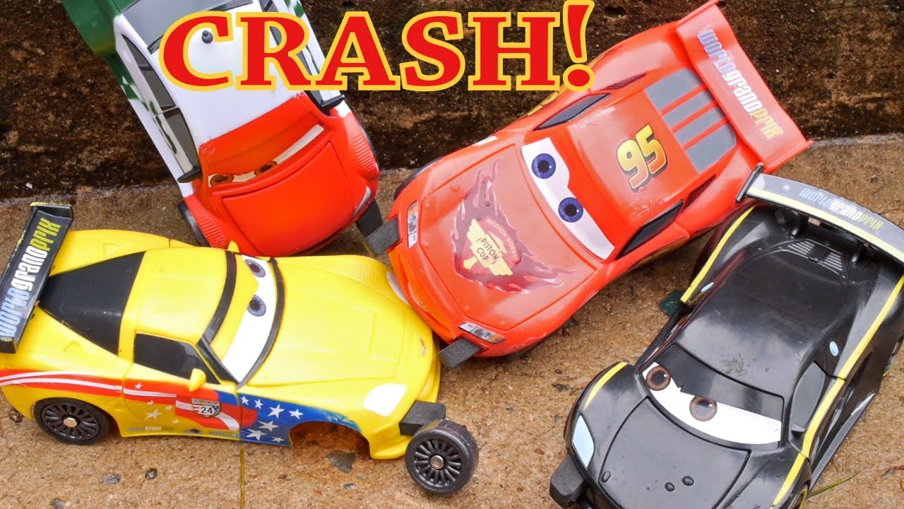 Cars 2 Launching Play Set Lightning McQueen Crashes On Impact Lewis Hamilton Memo Rojas