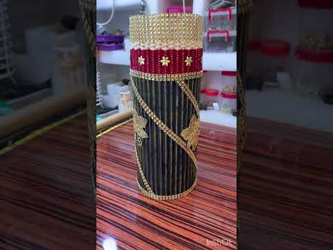 فن فازة من مواد مختلفة اعيدت في الصنع 