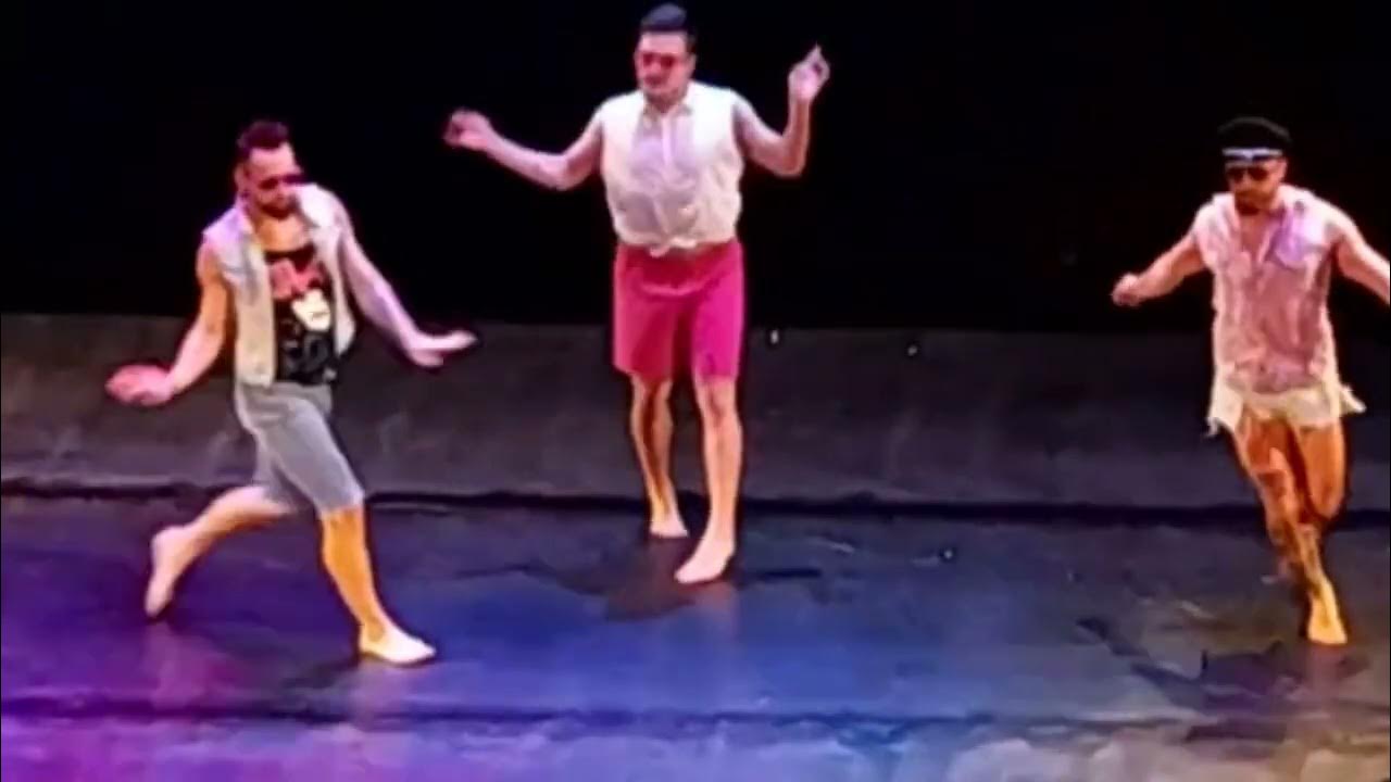 Танцующий под музыку программа. Танцы zumba fitness. Танцующий под музыку программа. Дискотека. Живой танец.