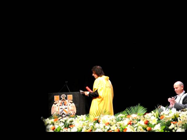 Watch Jeff Beck receiving his Honorary Degree "Il Dottore" on YouTube Watch Jeff Beck receiving his Honorary Degree "Il Dottore" on YouTube