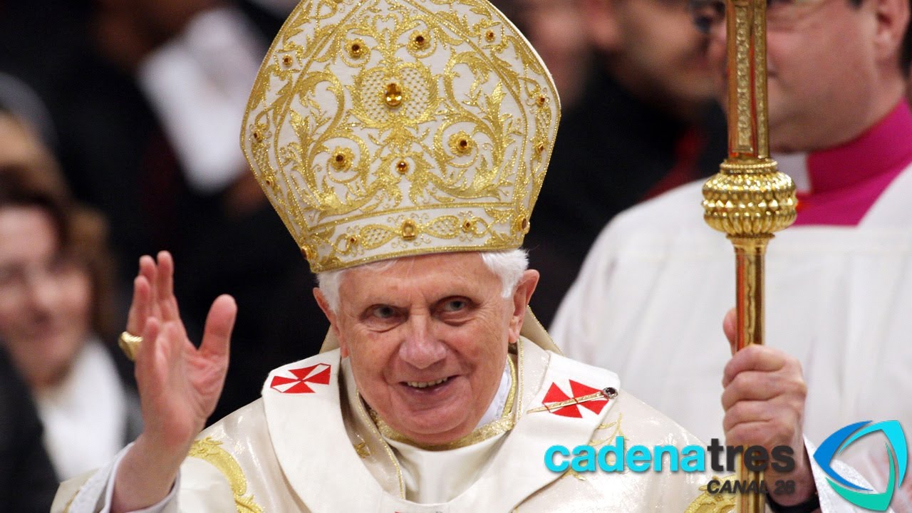 La vestimenta papal de Benedicto XVI