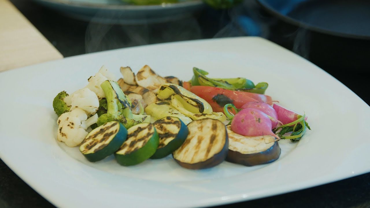 Gegrilltes Gemüse in Gusseisenpfanne zubereiten - auf japanische Art von ORYOKI