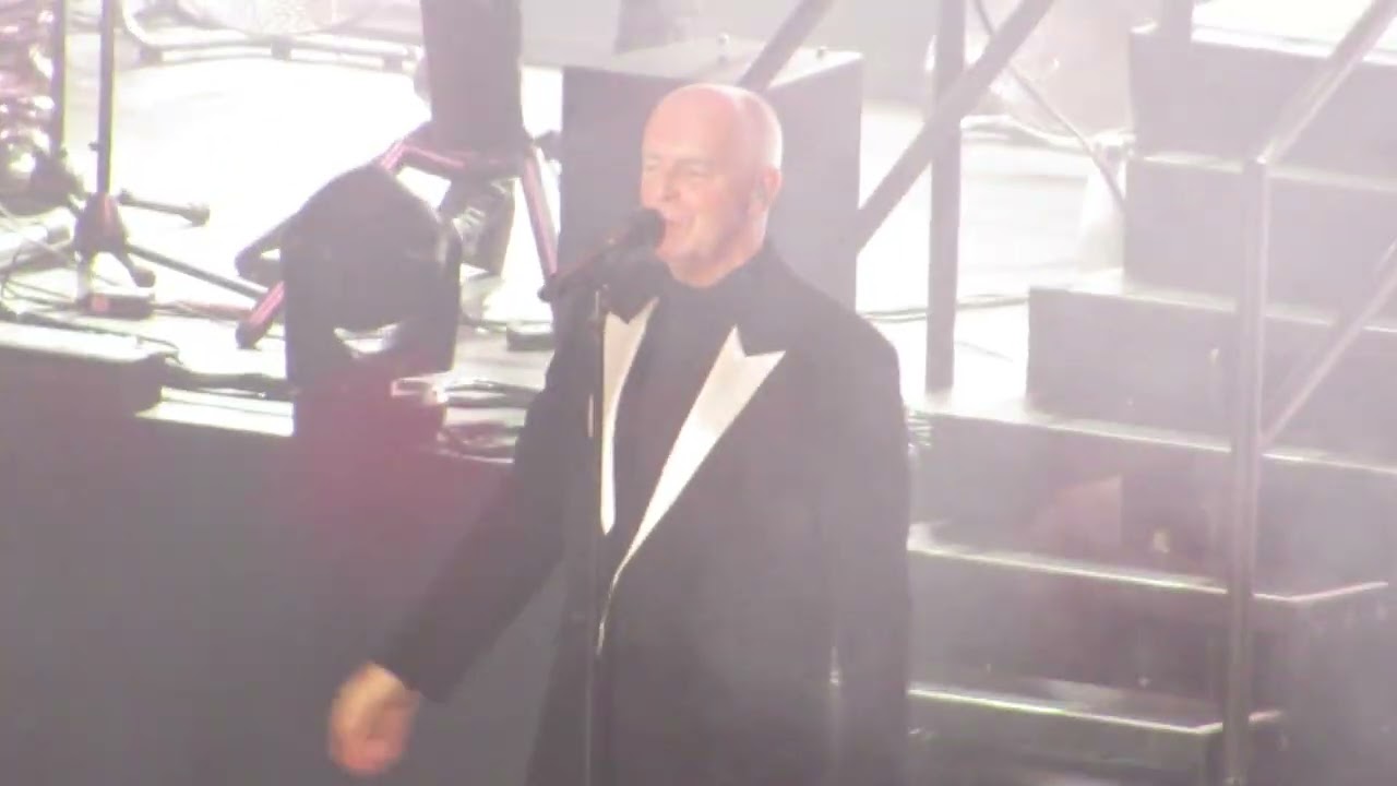 Pet Shop Boys en Chile 2023 - Paninaro / You Were Always on My Mind