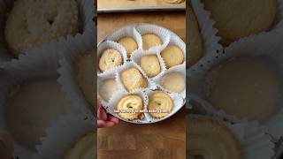 The cookies from the BLUE TIN: Day 3 of COOKIEMAS!