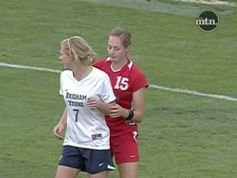 New Mexico Soccer player Elizabeth Lambert goes ap...