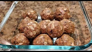 Peanut Butter Oatmeal Protein Bites