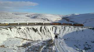 BNSF empty coal train heads eastward up Trinidad Hill, Washington State USA