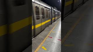 Delhi metro station 🚉#trending #reels #delhi #bihar #shortvideo #metro #shorts #vlog #train #travel