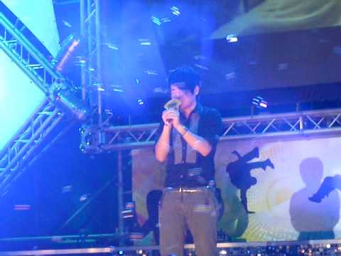 高雄心光演唱會~曹格-掌紋