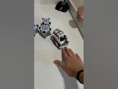 Робот КОЗМО избил меня. Слабонервным не смотреть🤐 - YouTube