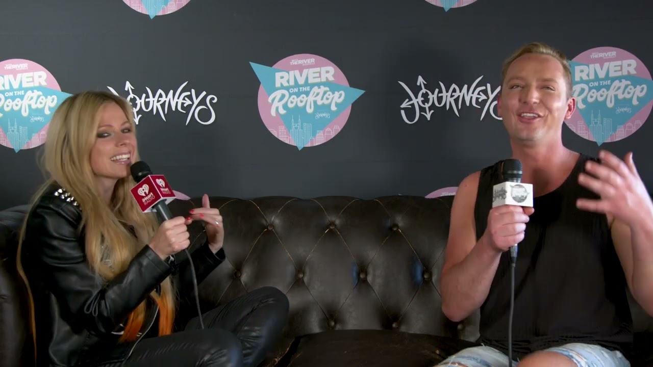 Backstage at #RiverOnTheRooftop with Avril Lavigne!