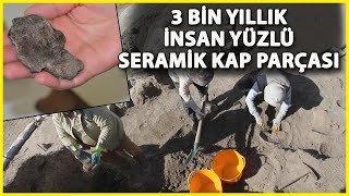 Pulur Höyük'te 3 Bin Yıllık İnsan Yüzlü Seramik Kap Parçası Bulundu Resimi