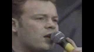 UB40 - Sing our own song (Nelson Mandela concert 1988)
