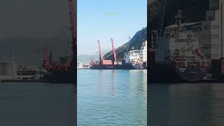 quel port se trouve ce magnifique cargo ?في أي ميناء توجد هذه الباخرة الجميلة؟ #epsmaritime  #marino