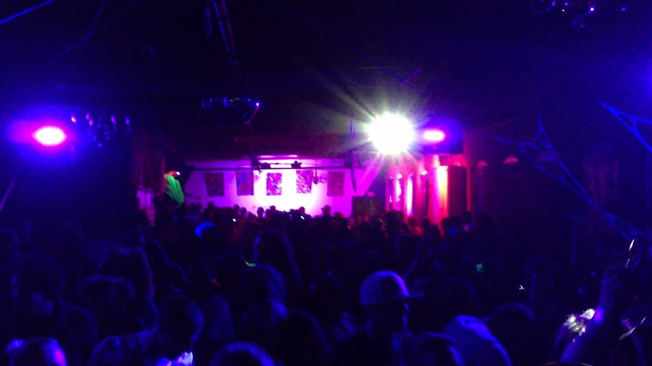 Guarda Beatdown Productions Presents LUMINOSITY 9/29/12 - J00F (John '00' Fleming) su YouTube Guarda Beatdown Productions Presents LUMINOSITY 9/29/12 - J00F (John '00' Fleming) su YouTube