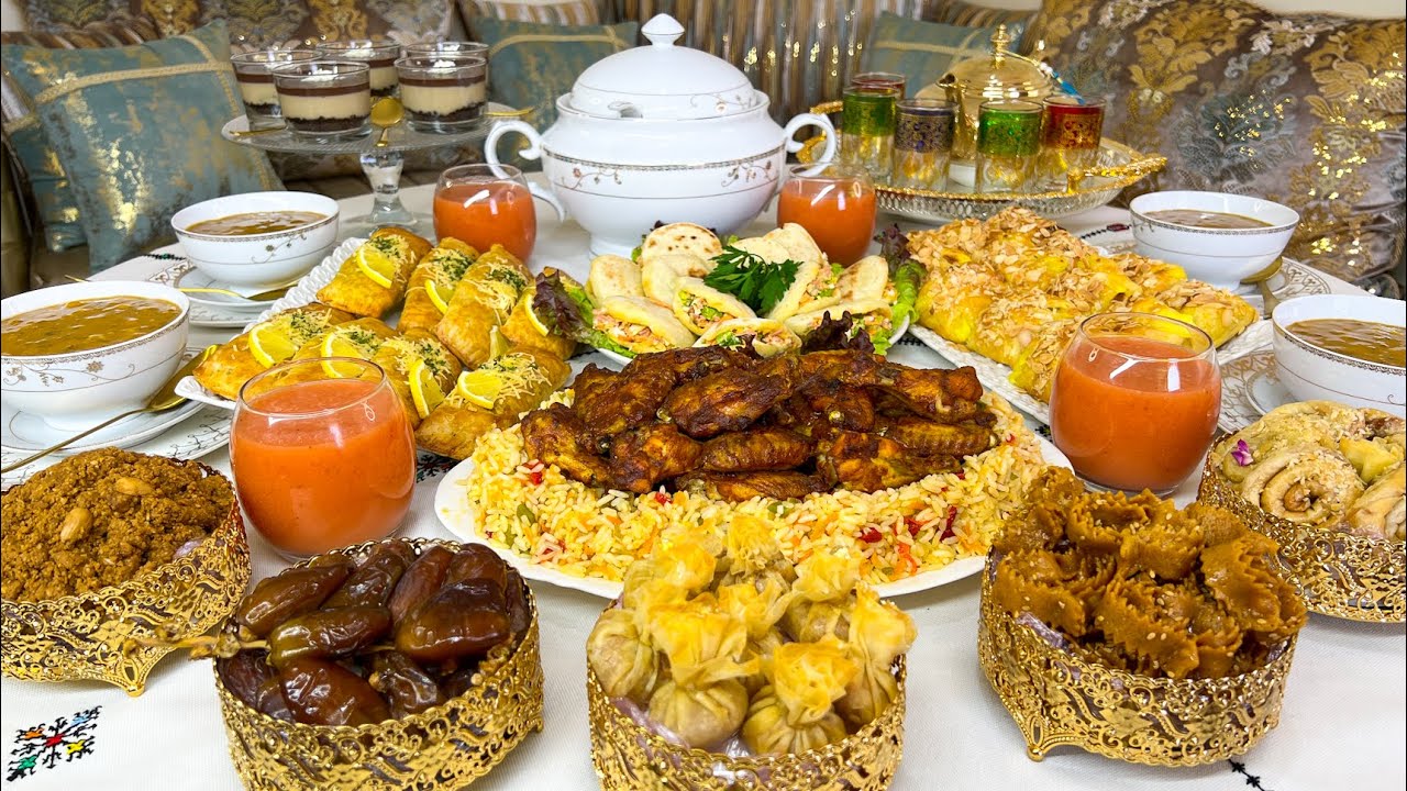 فطور ثاني رمضان حتى العشا والسحور👌🏻فطائر حلوة ومالحة بعجين واحد تحلية القهوة😋ودجاج بتتبيلة🔝مع روز