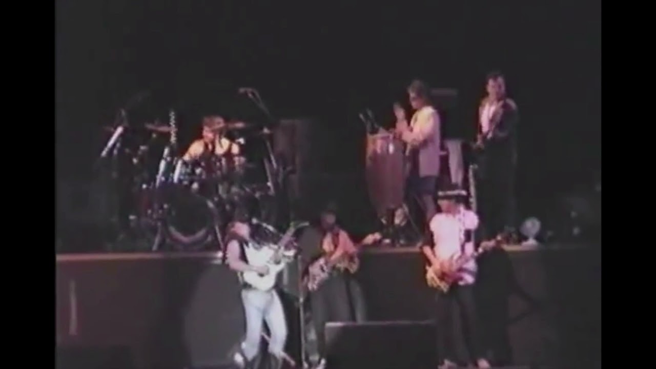 Joe Cocker & Stevie Ray Vaughn (with Jeff Levine) - Watching The River Flow - George, WA 7/21/1990