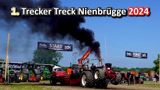 Traktor Titanen am Start des 1. Trecker Treck Nienbrügge