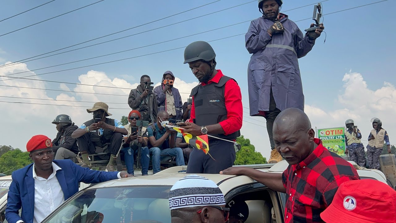 Эмоциональное сообщение Боби Вайна после того, как полиция снова заблокировала его в городе Сороти.