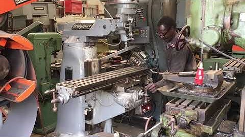 universal milling machine Bridgeport with digital read out