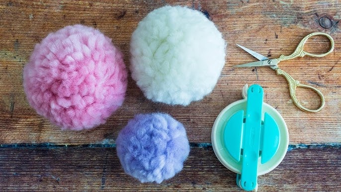 Abso-knitting-lutely!: How to Use a Clover Pompom Maker: Step-By