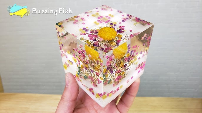 How to Cast Flowers in Resin: Resin Coasters With Dried Flowers 