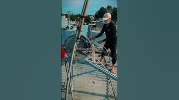 Nay lại có kèo lên nóc nhà bắt con gà nữa anh em ạ #vesinhmaynuocnong