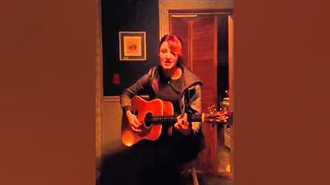 Corinna playing 'toxic' by Britney Spears