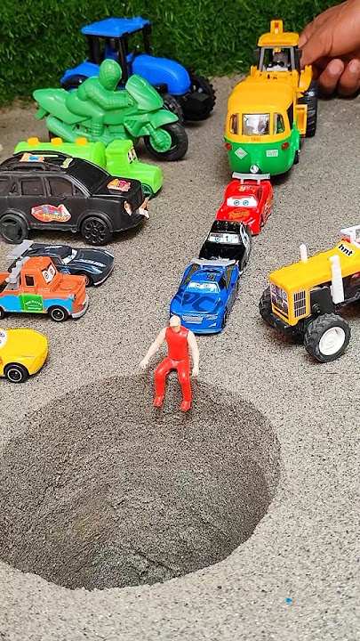 JCB wala cartoon 😦new bus and jcb pushing the red and ylw 2 cars in to deep pit crash #jcpbackhoe