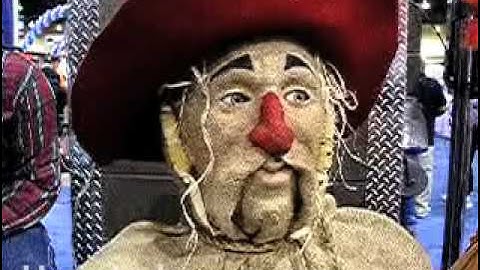 HAUNTEDPROPS.COM ANIMATED SCARECROW