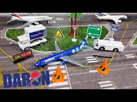 NEW Plane! FUN Playset!!! Daron JetBlue A321 NEO Airport Playset