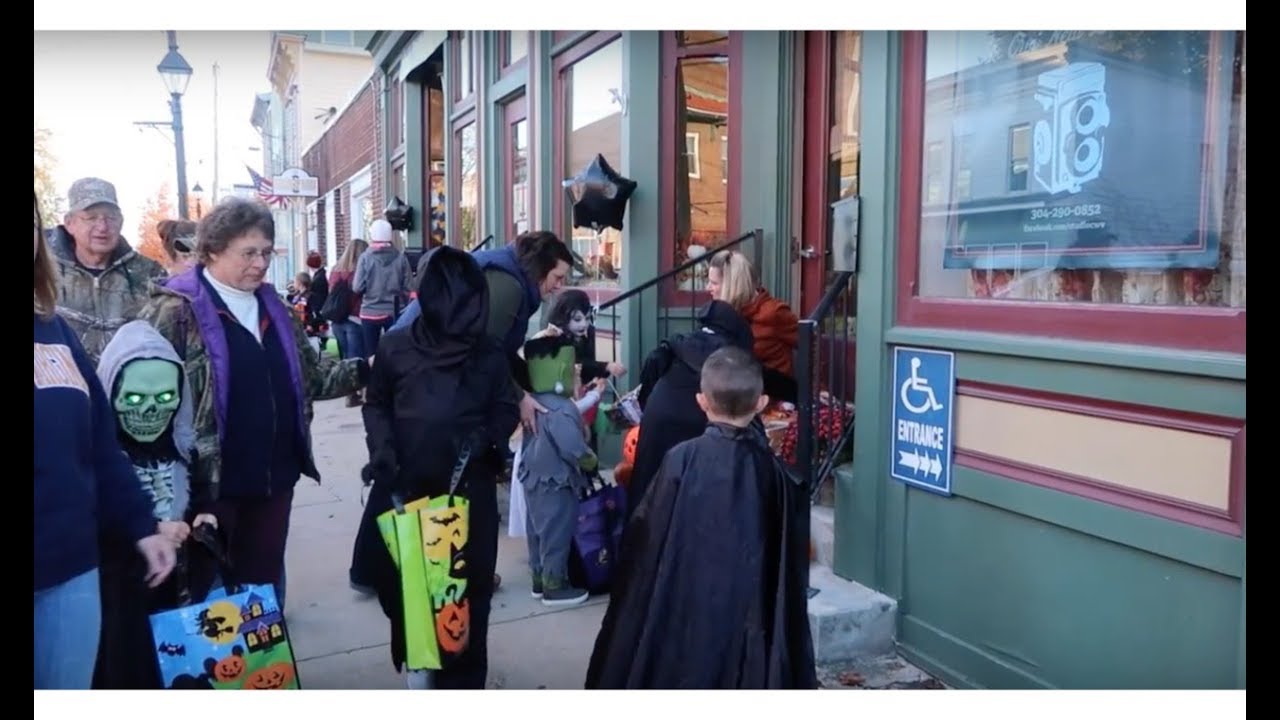 Downtown Kingwood WV Business Trick or Treat 9-26-2017 - YouTube