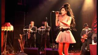 Amy Winehouse - Tears Dry On Their Own live
