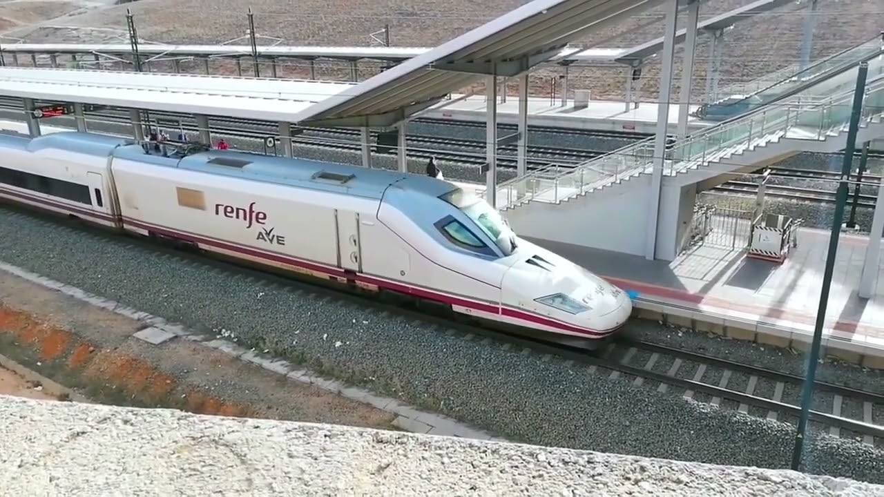 Trenes de larga distancia ave 100, 102, 103, avril 106 y 112