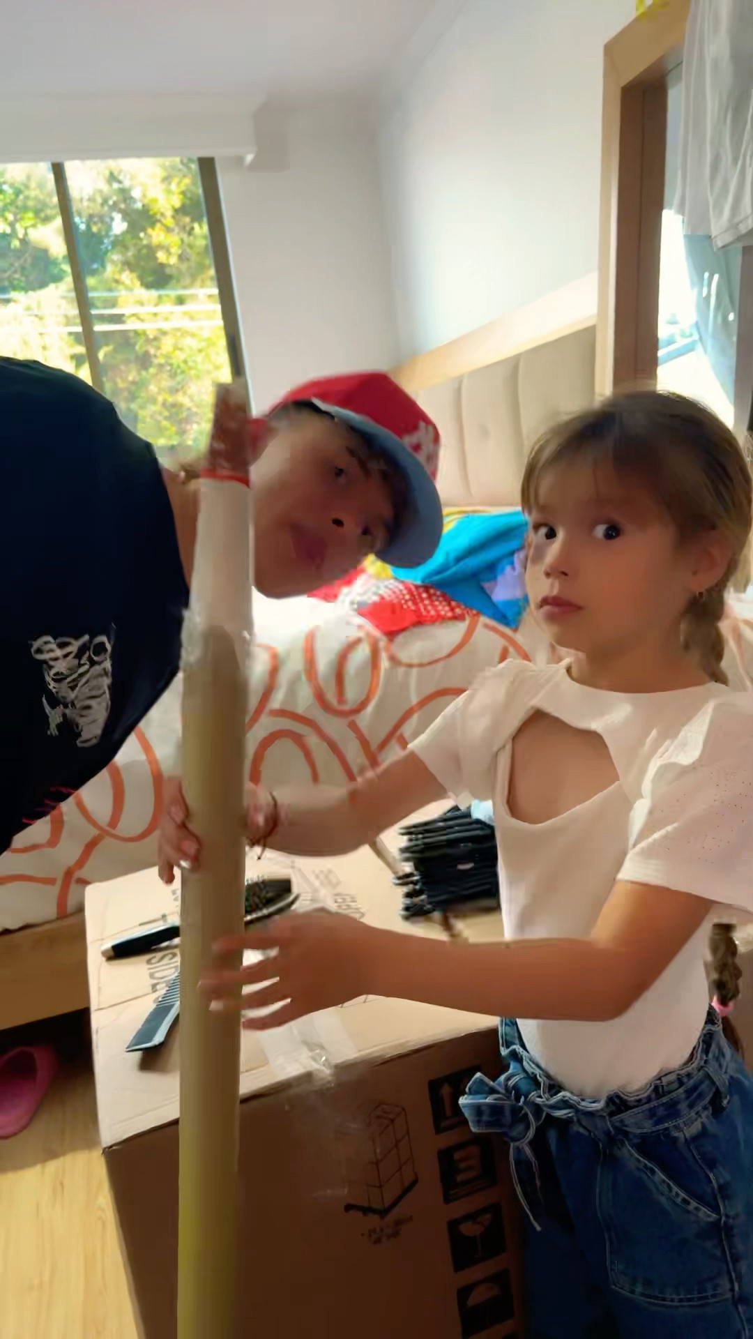 EL LÁPIZ GIGANTE #humor #cosasdefamilia #comedia #shortviral